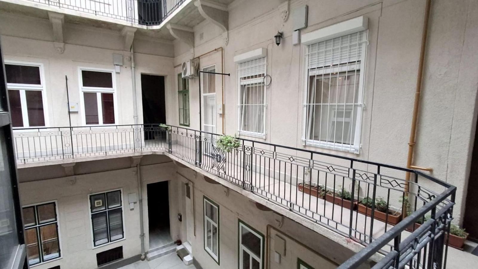 Novak Apartment บูดาเปสต์ ภายนอก รูปภาพ